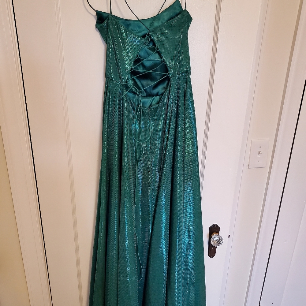 Prom dress - Picture 2 of 3